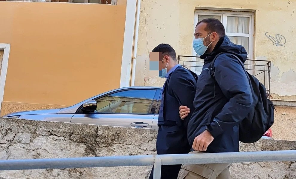 Ο κατηγορούμενος για τη δολοφονία της Γαρυφαλλιάς Ψαράκου, στη Φολέγανδρο το 2021/Φωτ. αρχείου INTIME