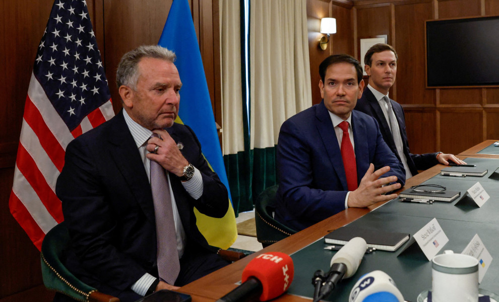 (από αριστερά) Στίβ Γουίτκοφ, Μάρκο Ρούμπιο, Τζάρεντ Κούσνερ / Φωτ.: Reuters