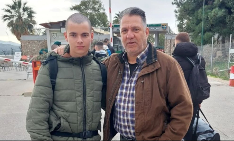 Ο Μάνος Γαλυφιανάκης με τον αδικοχαμένο γιο του, Ραφαήλ-Γεώργιο/Φωτ. SOCIAL MEDIA.