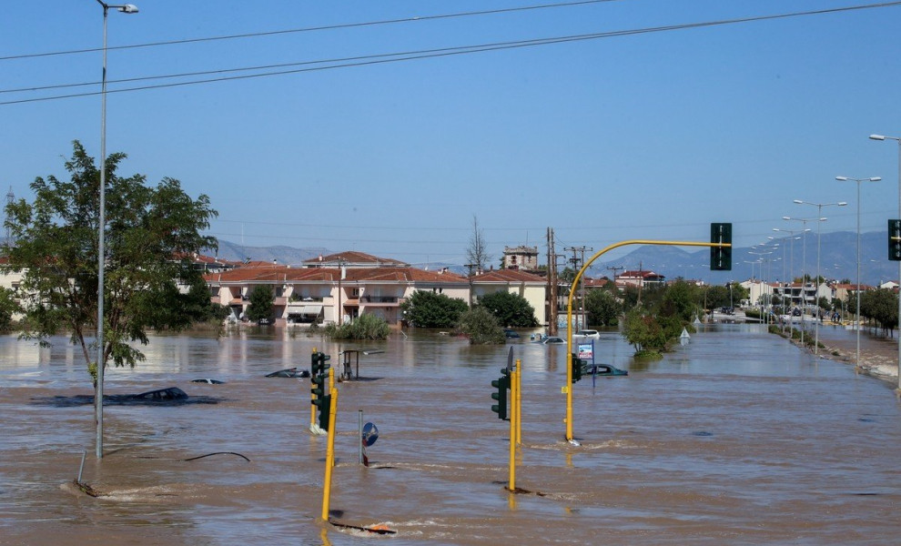 Λάρισα. Πλημμυρισμένη η συνοικία Γιαννούλη. Τρίτη 12 Σεπτεμβρίου 2023 (ΛΕΩΝΙΔΑΣ ΤΖΕΚΑΣ / EUROKINISSI)