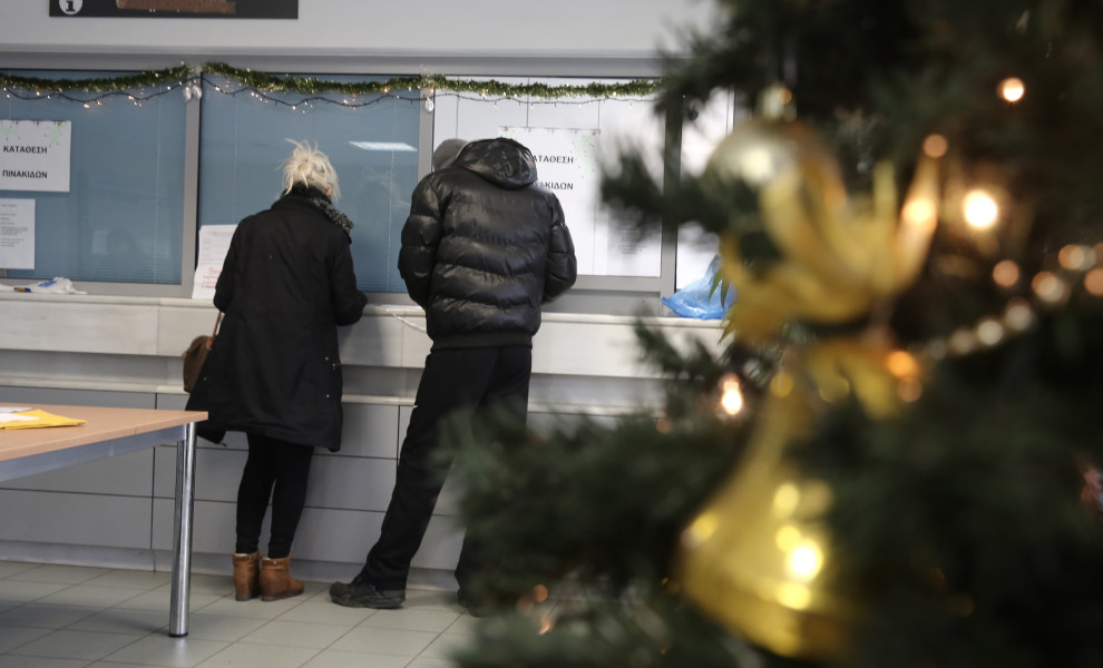 ΕΙΚΟΝΑ ΑΠΟ ΕΦΟΡΙΑ - ΔΙΑΔΙΚΑΣΙΑ ΑΚΙΝΗΤΟΠΟΙΗΣΗΣ ΤΩΝ ΙΧ ΑΥΤΟΚΙΝΗΤΩΝ (ΦΩΤΟ: ΛΙΑΚΟΣ ΓΙΑΝΝΗΣ/INTIME NEWS)