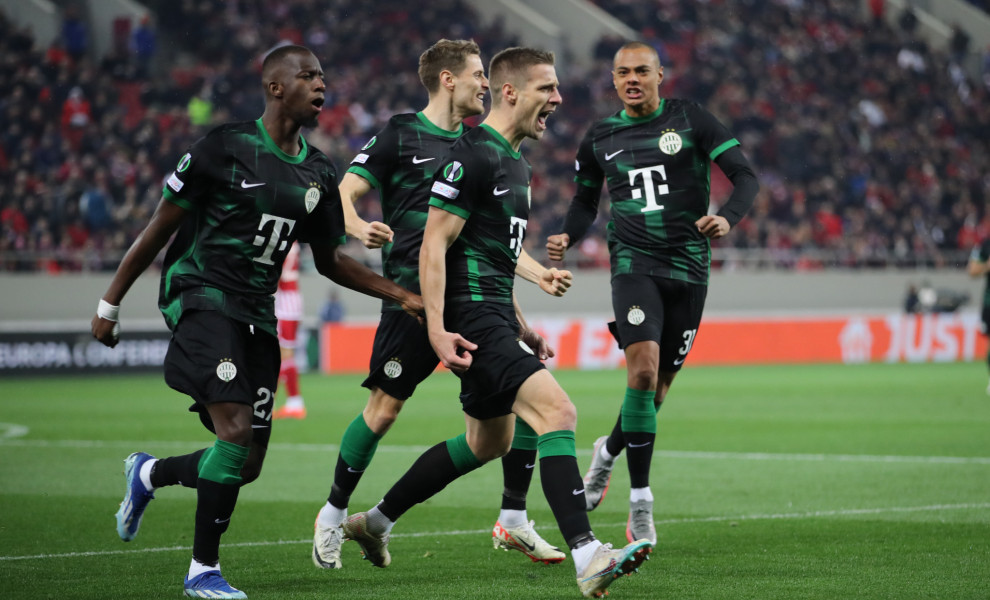 Ο Βάργκα πανηγυρίζει κόντρα στον Ολυμπιακό./ Eurokinissi