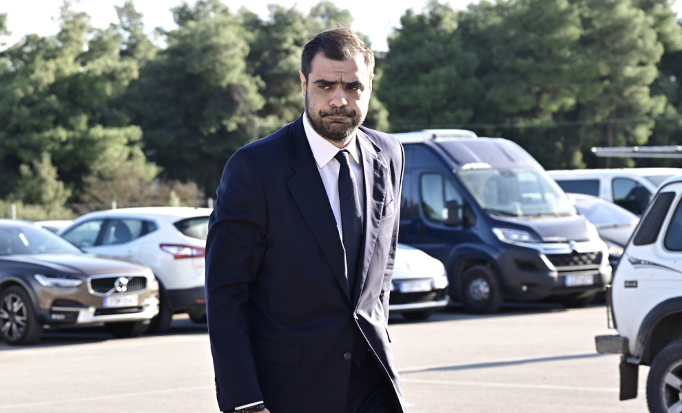 Ο κυβερνητικός εκπρόσωπος, Παύλος Μαρινάκης, στην κηδεία του Γιώργου Παπαδάκη / Eurokinissi