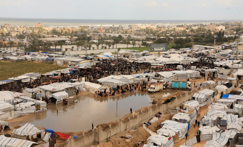 Σκηνές εκτοπισμένων κατοίκων της Γάζας στη Χαν Γιουνίς / Reuters