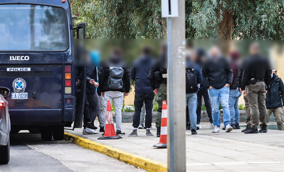 ΑΠΟΛΟΓΙΑ ΤΩΝ ΚΑΤΗΓΟΡΟΥΜΕΝΩΝ ΓΙΑ ΤΟ ΚΥΚΛΩΜΑ ΜΕ ΤΙΣ ΠΕΙΡΑΓΜΕΝΕΣ ΑΝΤΛΙΕΣ ΣΤΑ ΒΕΝΖΙΝΑΔΙΚΑ (ΦΩΤΟ: ΓΙΑΝΝΗΣ ΠΑΝΑΓΟΠΟΥΛΟΣ/EUROKINISSI)