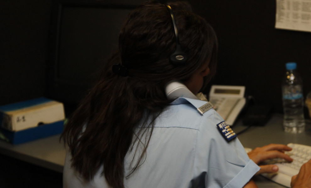 ΑΜΕΣΗ ΔΡΑΣΗ - ΤΗΛΕΦΩΝΙΚΟ ΚΕΝΤΡΟ 100  (ΦΩΤΟ ΑΡΧΕΙΟΥ: ΧΡΗΣΤΟΣ ΜΠΟΝΗΣ //EUROKINISSI)