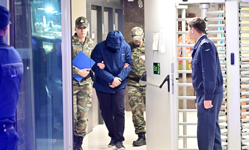 Στις φυλακές Κορίνθου ο σμήναρχος - Η συγγνώμη, τα 3 ονόματα και οι αποκαλύψεις της απολογίας του