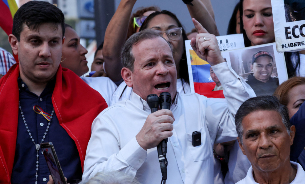 Ο Χουάν Πάμπλο Γκουανίπα κατά την απελευθέρωσή του (REUTERS/Leonardo Fernandez Viloria)