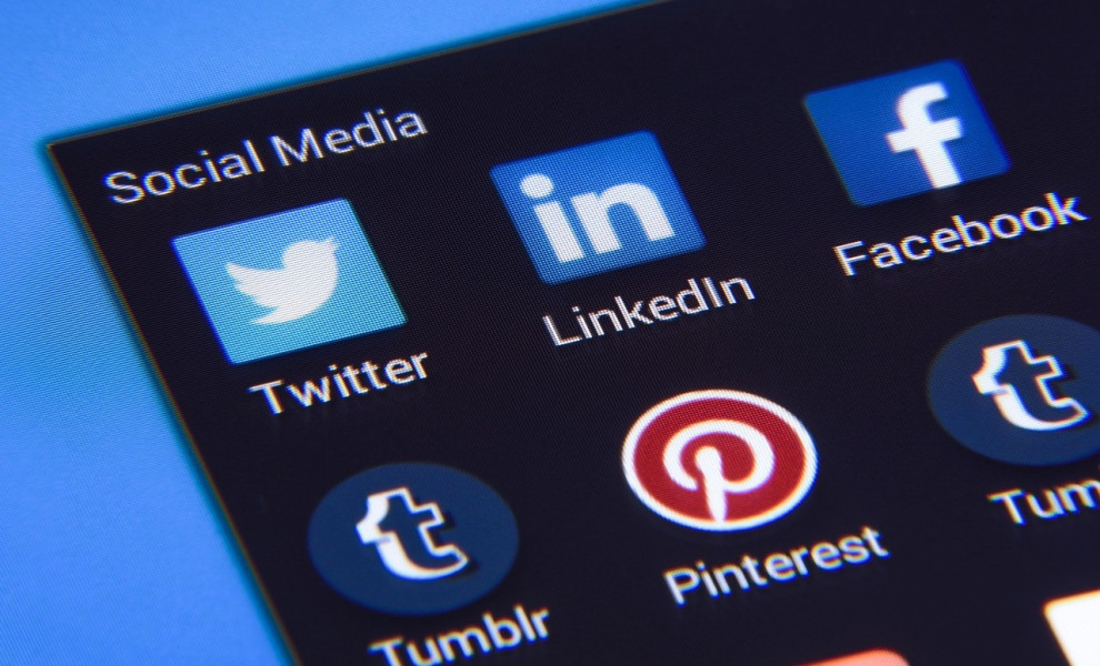 Το LinkedIn φαίντεαι πως μοιράζεται με τρίτους τα δεδομένα των χρηστών που ΄θέλουν να ταυτοποιηθούν