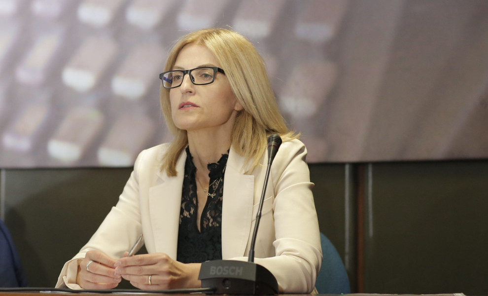 Η Δώρα Αυγέρη βουλευτής του  ΣΥΡΙΖΑ-ΠΡΟΟΔΕΥΤΙΚΗ ΣΥΜΜΑΧΙΑ μιλάει, κατά τη διάρκεια συνέντευξης τύπου με θέμα "Η δημοκρατία - δικαιοσύνη σε κλοιό πολιορκίας” στην αίθουσα της ΕΣΗΕΑ, Αθήνα Τρίτη 21 Ιουλίου 2020.  ΑΠΕ-ΜΠΕ/ΑΠΕ-ΜΠΕ/ΚΩΣΤΑΣ ΤΣΙΡΩΝΗΣ