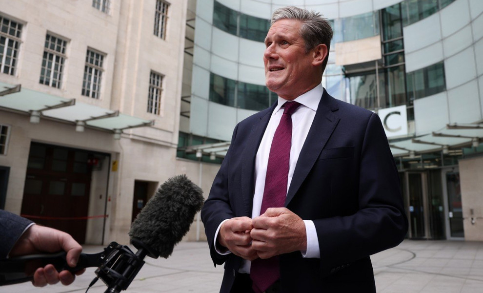 epa10749053 Labour leader Keir Starmer speaks to the media outside the BBC in London, Britain, 16 July 2023. The Labour Party is preparing for this week's by-elections in Selby and Uxbridge.  EPA/ANDY RAIN