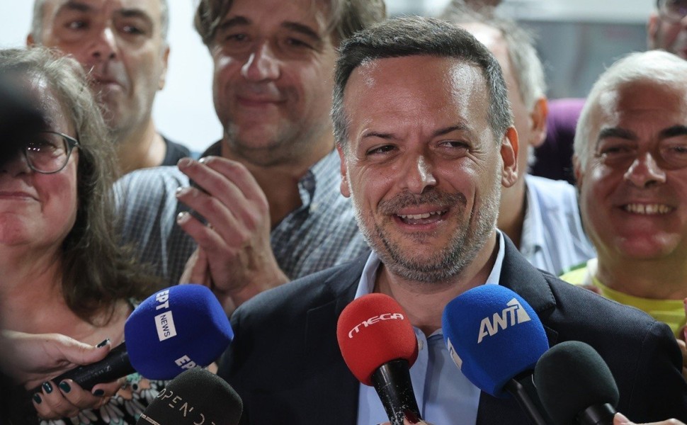 Παρακολούθηση αποτελεσμάτων για τις αυτοδιοικητικές εκλογές από τον υποψήφιο δήμαρχο Αθηναίων Χάρη Δούκα, Κυριακή 8 Οκτωβρίου 2023.
(ΓΙΩΡΓΟΣ ΚΟΝΤΑΡΙΝΗΣ/EUROKINISSI) Παρακολούθηση αποτελεσμάτων για τις αυτοδιοικητικές εκλογές από τον υποψήφιο δήμαρχο Αθηναίων Χάρη Δούκα, Κυριακή 8 Οκτωβρίου 2023.
(ΓΙΩΡΓΟΣ ΚΟΝΤΑΡΙΝΗΣ/EUROKINISSI)