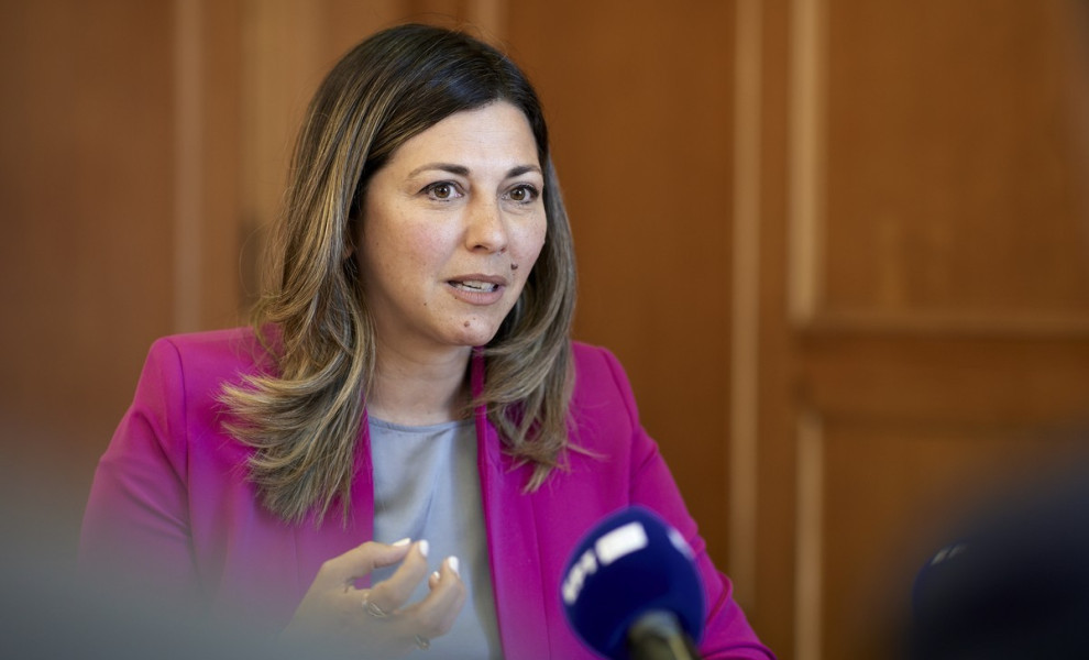 (Ξένη Δημοσίευση) Ο πρωθυπουργός Κυριάκος Μητσοτάκης (δεν εικονίζεται) συνομιλεί με την υπουργό Κοινωνικής Συνοχής και Οικογένειας Σοφία Ζαχαράκη στο υπουργείο Οικογένειας, στην Αθήνα, Παρασκευή 28 Ιουλίου 2023. Επίσκεψη στο νεοσύστατο υπουργείο Οικογένει