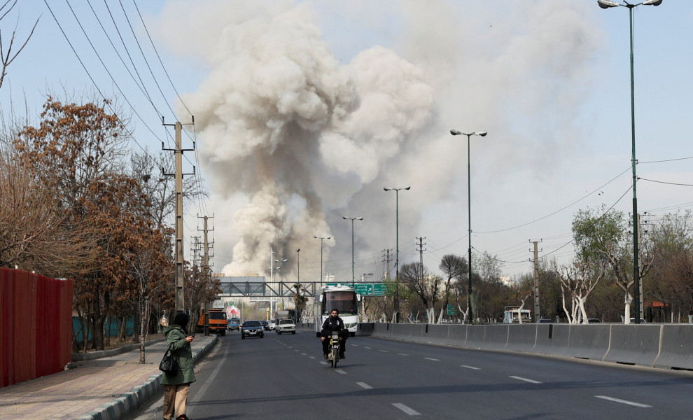 Έτοιμο για «πόλεμο μακράς διαρκείας» δηλώνει το Ιράν - Τραμπ: «Ώρα να τελειώσουμε τη δουλειά»