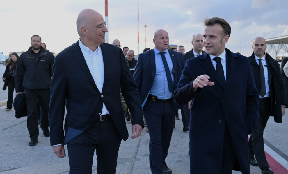 ΥΠΟΔΟΧΗ ΤΟΥ ΠΡΟΕΔΡΟΥ ΤΗΣ ΓΑΛΛΙΚΗΣ ΔΗΜΟΚΡΑΤΙΑΣ ΕΜΜΑΝΟΥΕΛ ΜΑΚΡΟΝ ΑΠΟ ΤΟΝ ΥΕΘΑ ΝΙΚΟ ΔΕΝΔΙΑ ΣΤΗΝ 115 ΠΜ (ΥΠΕΘΑ/ΔΝΣΗ ΕΝΗΜΕΡΩΣΗΣ/EUROKINISSI)