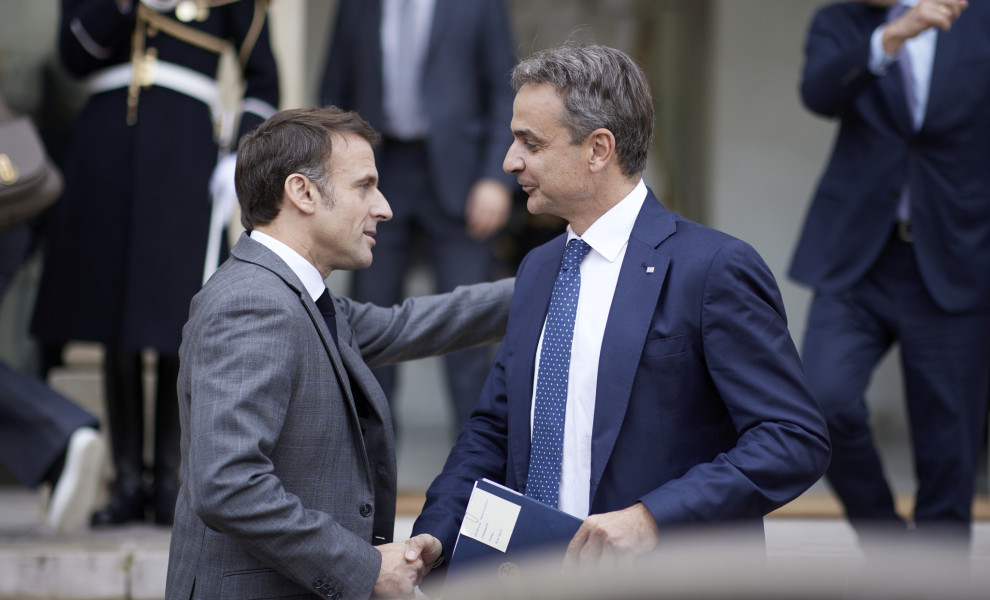 Ο πρωθυπουργός Κυριάκος Μητσοτάκης με τον Γάλλο πρόεδρο Εμανουέλ Μακρόν / Φωτογραφία αρχείου Eurokinissi
