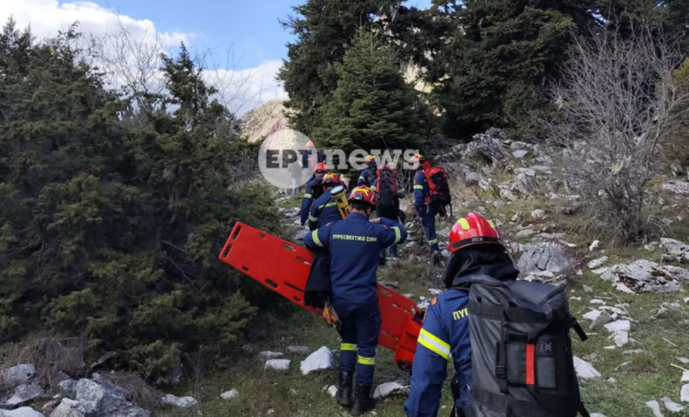 Διασώστες στη επιχείρηση για τον 56χρονο ορειβάτη/Φωτ. ERTNEWS