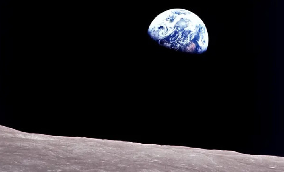 Earthrise/NASA