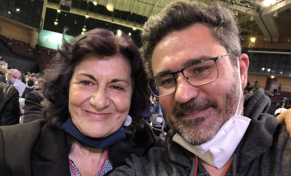 Ο Βασίλης Ρίζος με τη μητέρα του Θεανώ Φωτίου / Φωτ.: Facebook