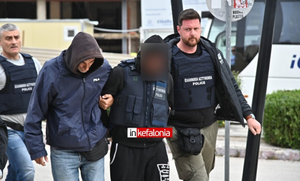 Άφιξη στα δικαστήρια της Κεφαλονιάς ενός εκ των κατηγορουμένων για τον θάνατο της Μυρτώς/Inkefalonia