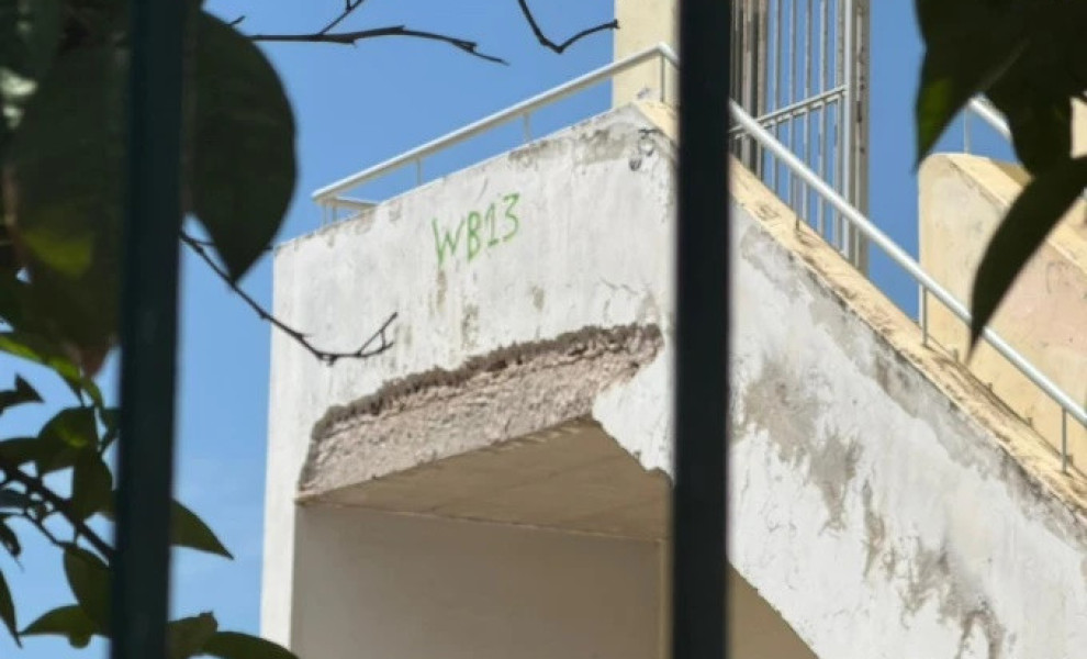 «Η 13χρονη έπεσε με το κεφάλι από το μπαλκόνι», λέει η διευθύντρια του σχολείου στο Χαϊδάρι