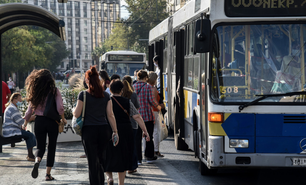 ΣΤΙΓΜΙΟΤΥΠΟ ΑΠΟ ΤΗΝ ΚΙΝΗΣΗ ΣΕ ΛΕΩΦΟΡΕΙΑ ΚΑΙ ΤΡΟΛΕΪ ΣΤΟ ΚΕΝΤΡΟ ΤΗΣ ΑΘΗΝΑΣ (ΦΩΤΟ: ΔΑΓΑΛΑΚΗΣ ΓΙΩΡΓΟΣ / EUROKINISSI)