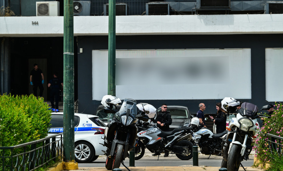 ΓΥΝΑΙΚΑ ΤΡΑΥΜΑΤΙΑΣ ΑΠΟ ΠΥΡΟΒΟΛΙΣΜΟΥΣ ΣΤΙΣ ΤΖΙΤΖΙΦΙΕΣ (ΦΩΤΟ: ΤΑΤΙΑΝΑ ΜΠΟΛΑΡΗ/EUROKINISSI)