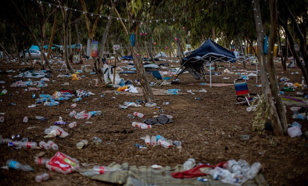 epa10915293 Personal belongings left behind by Israelis in the aftermath of an attack that killed more than 260 people during a music festival on 07 October, near Raim, Israel, 12 October 2023. More than 1,200 Israelis have been killed and over 3,000 othe