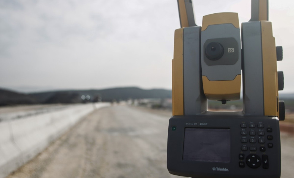 Στιγμιότυπο από το εργοτάξιο στην Βασιλική του νομού Τρικάλων όπου κατασκευάζεται το βόρειο τμήμα του Αυτοκινητόδρομου Κεντρικής Ελλάδας Ε65, το οποίο θα συνδέσει τα Τρίκαλα με τα Γρεβενά και στη συνέχεια βορειότερα με την Εγνατία Οδό, Σάββατο 25 Φεβρουαρ