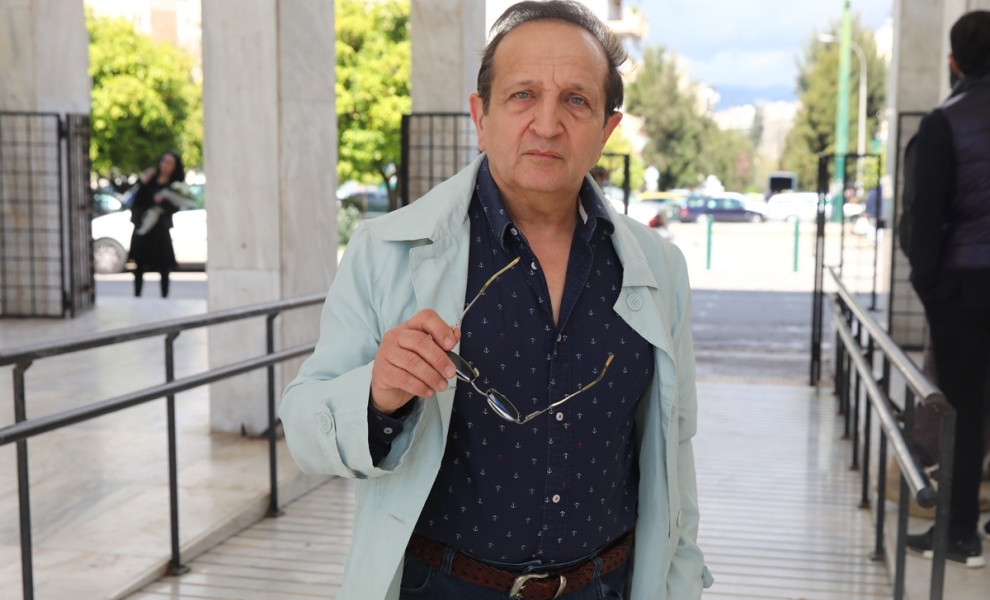 Κηδεία της τραγουδίστριας Ρένας Κουμιώτη από το Α' Νεκροταφείο της Αθήνας, Τρίτη 4 Απριλίου 2023. Η Ρένα Κουμιώτη πέθανε τα ξημερώματα της Δευτέρας (2/4), σε ηλικία 81 ετών. 
(ΓΙΑΝΝΗΣ ΠΑΝΑΓΟΠΟΥΛΟΣ/EUROKINISSI)