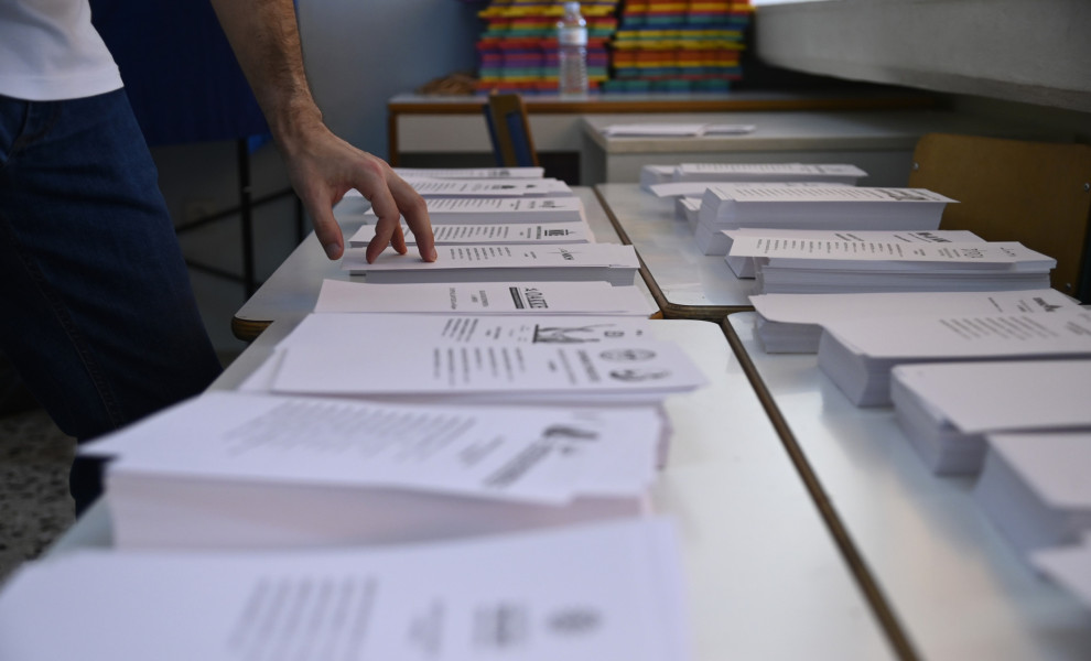 Opinion Poll: Στο 30,5% η ΝΔ - Πίσω από Τσίπρα και Καρυστιανού το ΠΑΣΟΚ, χάνουν Βελόπουλος και Ζωή