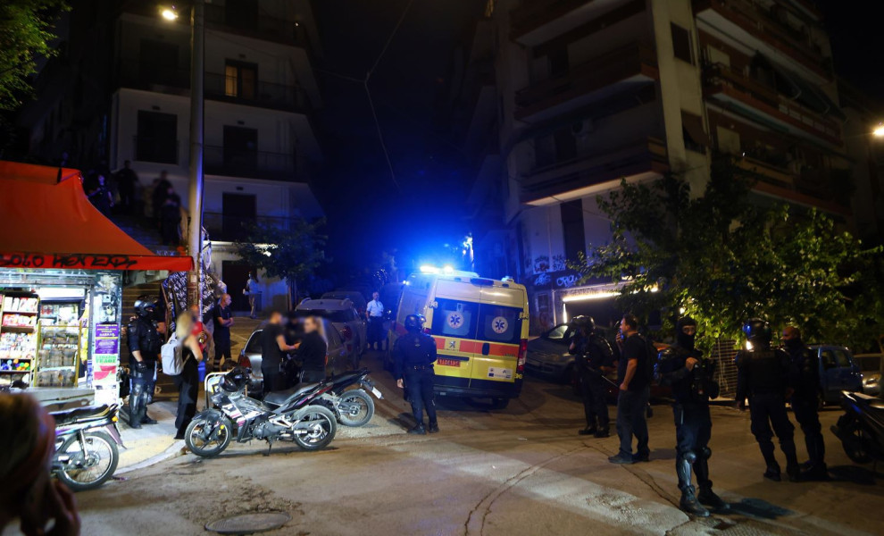 Έγκλημα στα Εξάρχεια: Άνδρας βρέθηκε νεκρός από πυροβολισμούς