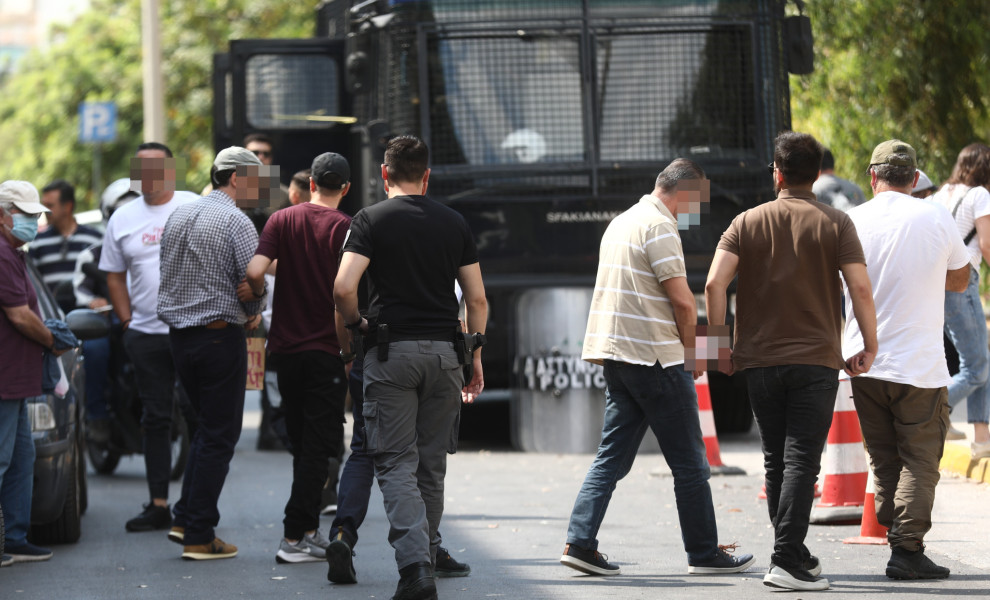 Προφυλακιστέοι και οι έξι κατηγορούμενοι για το κύκλωμα διαφθοράς στις πολεοδομίες