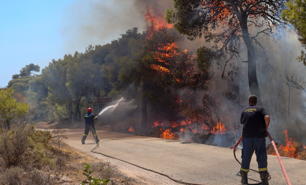 Συνελήφθη 43χρονη για φωτιές στην Κερατέα - Ομολόγησε διπλό εμπρησμό