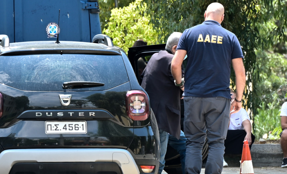 Στην Ευελπίδων ο 76χρονος που έβαλε φωτιά στο Σισμανόγλειο / Φωτ.: Eurokinissi