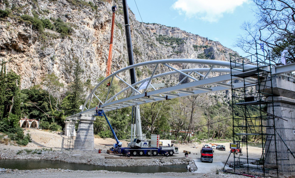 Αποκαθίσταται η γέφυρα Αγίας Παρασκευής στα Τέμπη/EUROKINISSI