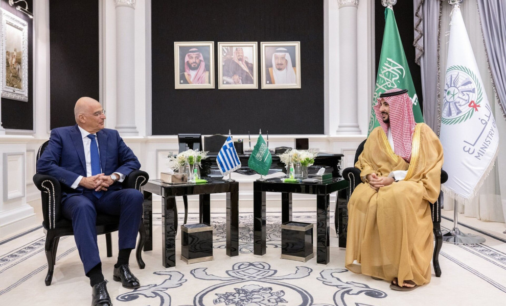 Ο Νίκος Δένδιας με τον Khalid bin Salman / Eurokinisi