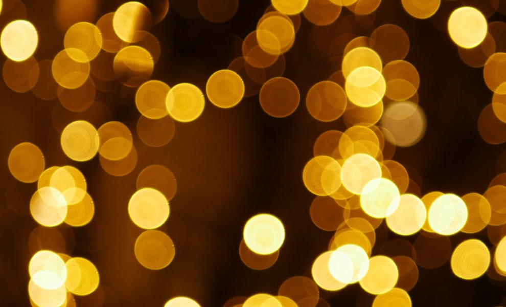 Christmas lights/Unsplash