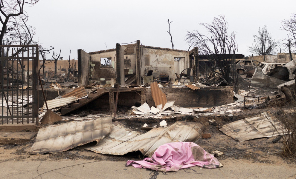 Εικόνες από κατεστραμμένα σπίτια από τις φωτιές στη Χιλή / Πηγή Reuters