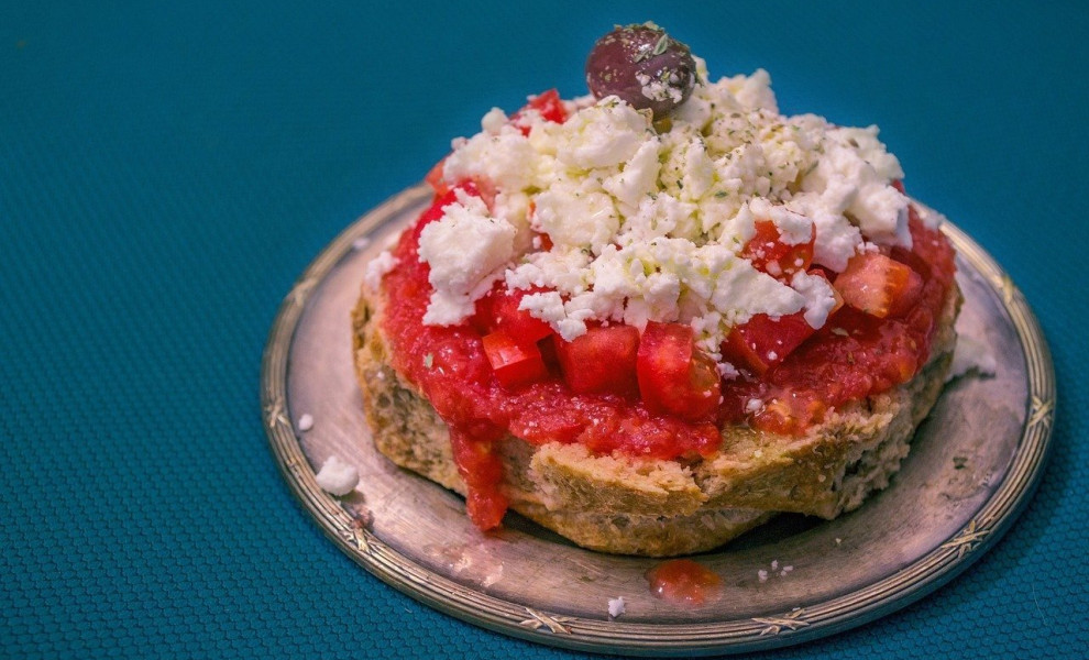 Κρητικός ντάκος / Pixabay