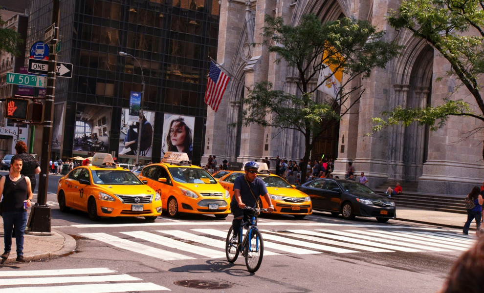 Ποδηλάτης στις ΗΠΑ / Unsplash