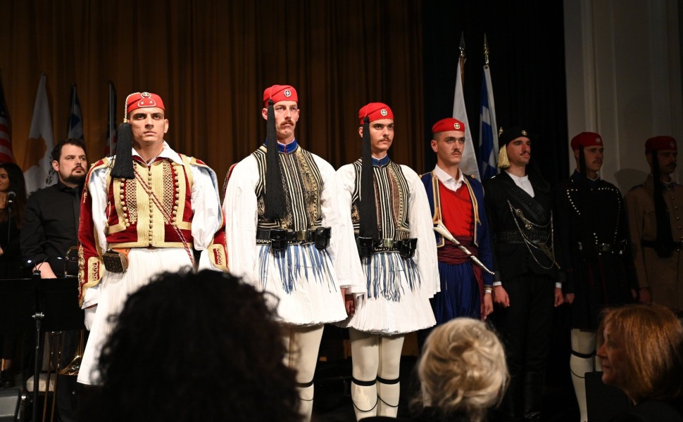 Οι Εύζωνες της Προεδρικής φρουράς στην παρέλαση για την 25η Μαρτίου στη Νέα Υόρκη / Eurokinissi Οι Εύζωνες της Προεδρικής φρουράς στην παρέλαση για την 25η Μαρτίου στη Νέα Υόρκη / Eurokinissi