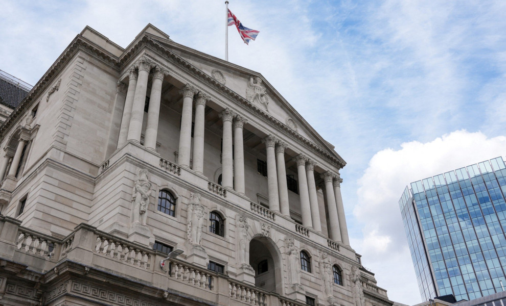 FILE PHOTO: A general view of the Bank of England (BoE) building, the BoE confirmed to raise interest rates to 1.75%, in London, Britain, August 4, 2022. REUTERS/Maja Smiejkowska
