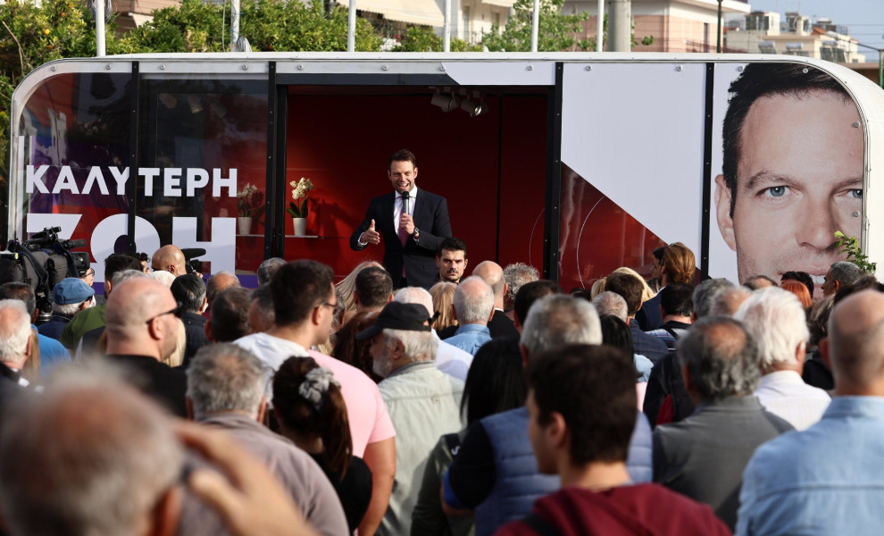 Ο Στέφανος Κασσελάκης στην ομιλία του στην Ηλιούπολη / Intime