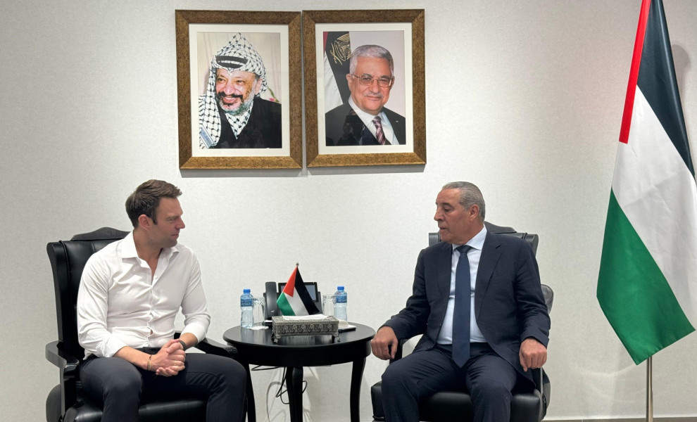 Ο Στέφανος Κασσελάκης με τον γενικό γραμματέα της PLO / Eurokinissi, Γραφείο Τύπου ΣΥΡΙΖΑ