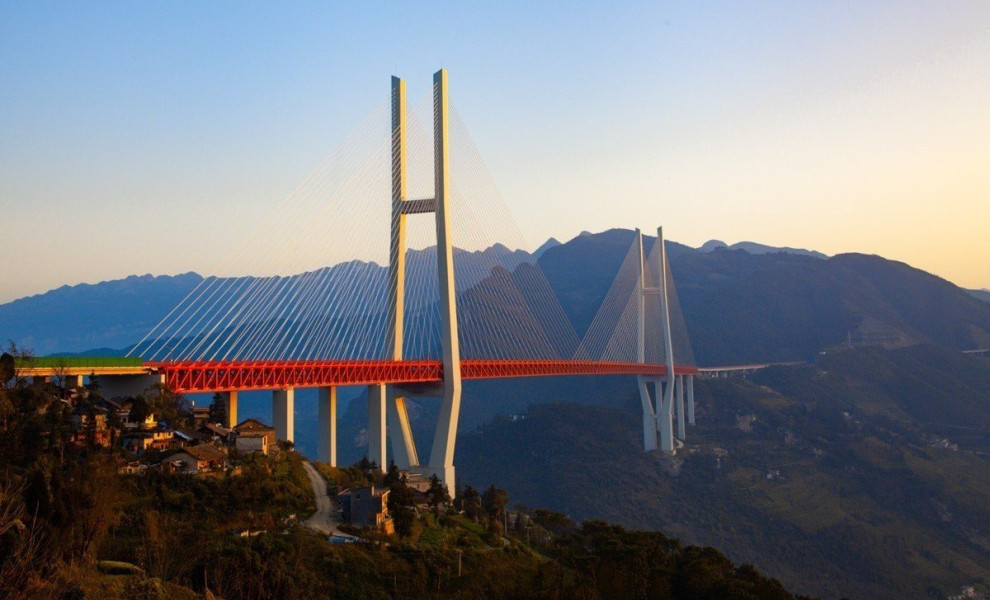 H Duge Bridge, ψηλότερη γέφυρα στον κόσμο, όσον αφορά το δρόμο που τη διασχίζει. Πηγή: Wikimedia Commons