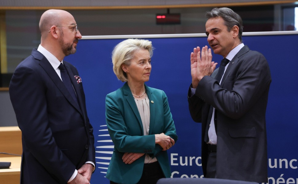 Ο Σαρλ Μισέλ, η Ούρσουλα φον ντερ Λάιεν και ο Κυριάκος Μητσοτάκης / φωτ, αρχείου ΑΠΕ ΕΡΑ Ο Σαρλ Μισέλ, η Ούρσουλα φον ντερ Λάιεν και ο Κυριάκος Μητσοτάκης / φωτ, αρχείου ΑΠΕ ΕΡΑ