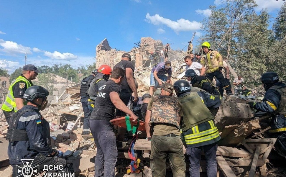Φωτο: ΑΠΕ-ΜΠΕ/EPA/STATE EMERGENCY SERVICE OF UKRAINE Φωτο: ΑΠΕ-ΜΠΕ/EPA/STATE EMERGENCY SERVICE OF UKRAINE