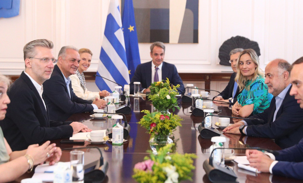 Ο Κυριάκος Μητσοτάκης με τους νέους ευρωβουλευτές της ΝΔ / Eurokinissi Ο Κυριάκος Μητσοτάκης με τους νέους ευρωβουλευτές της ΝΔ / Eurokinissi