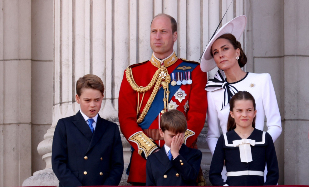 Ο πρίγκιπας Ουίλιαμ, η πριγκίπισσα Κέιτ και τα τρία τους παιδιά Τζωρτζ, Σάρλοτ, Λούι / Reuters